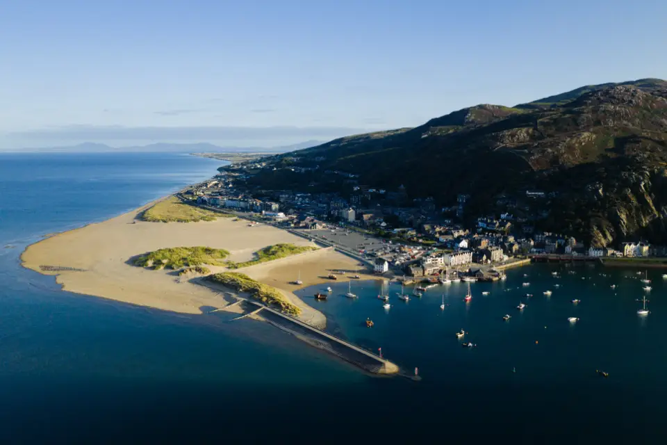 Enjoy endless beach holidays with static caravans for sale north wales